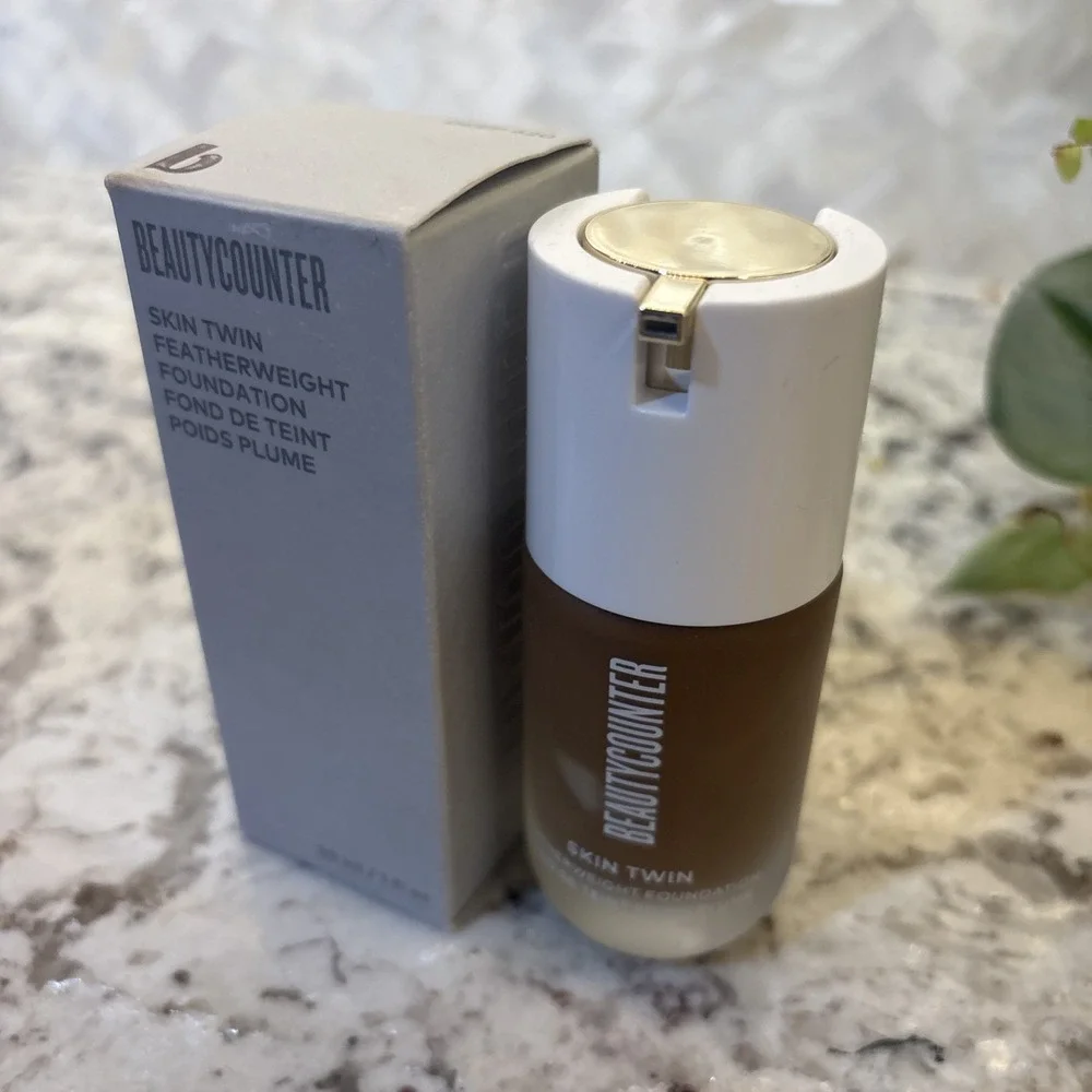 BEAUTYCOUNTER Skin Twin Featherweight Foundation 1 Fl Oz Deep‎ 620